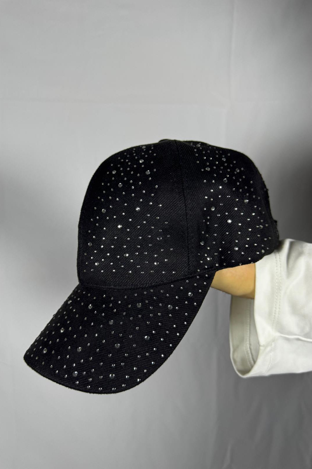 Cappellino full diamante black