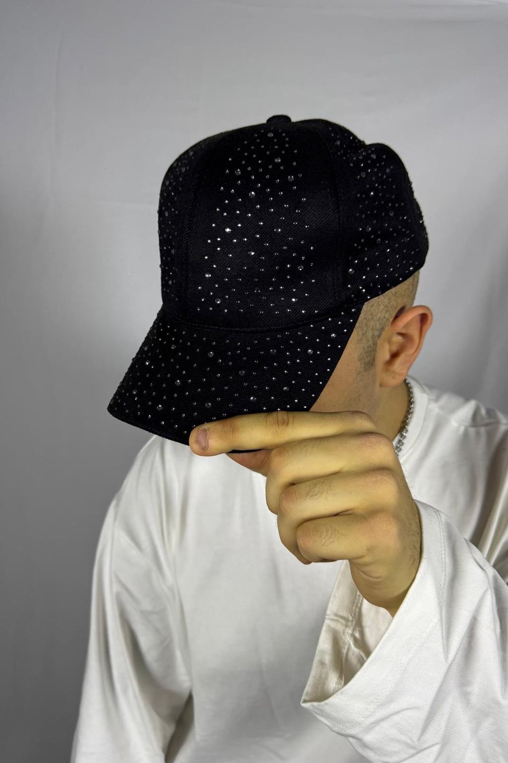 Cappellino full diamante black